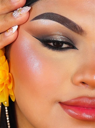 Smokey Sparkly Eye Makeup Tutorial with Glitter