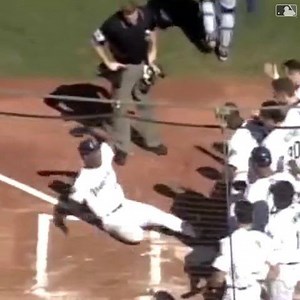 On this day in 2001, Rickey Henderson set the MLB career mark for most runs scored on this HR. Naturally, he slid into home to punctuate the new record. 🏆 | MLB