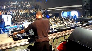 Jeff Mills playing this all time classic 😲 | Skiddle