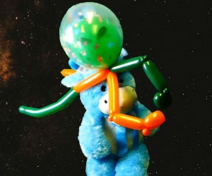 Alien Tourist Balloon Hat - Covid-19 Space Helmet Upgrade