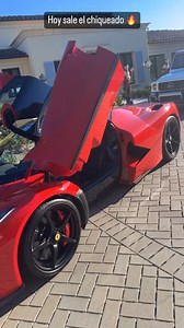 'Canelo' Álvarez mostró en sus redes, uno de sus coches deportivos de súper lujo, un Ferrari LaFerrari que podría costar más 24 millones de pesos. #BoxAzteca | Box Azteca