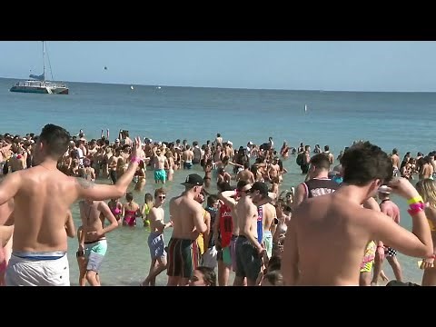 It's that time again: Spring breakers pack Fort Lauderdale Beach