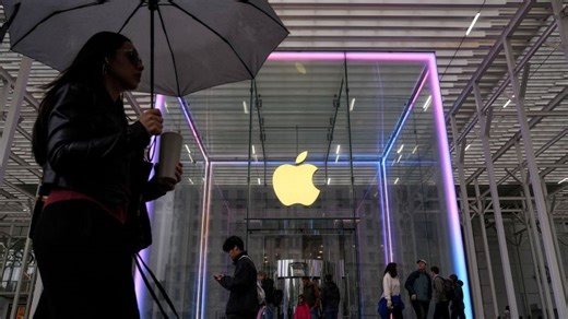 Live updates: Apple unveils new ‘Liquid Glass’ software design and more updates from the WWDC | CNN Business
