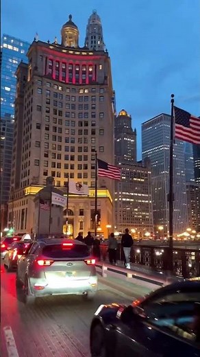 Wait Until You See Chicago’s Skyline Glow After Dark ✨ #chicagocity #travel