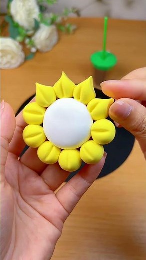 Simple Crafts | DIY Smiling Flower Ornament Using Colorful Clay! #DIY #Handicrafts