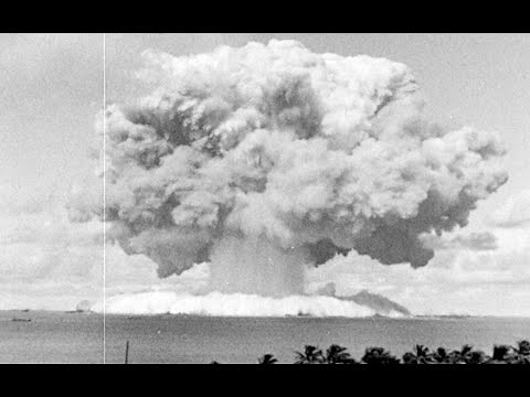 HD whole view of underwater atomic bomb explosion uncut footage 1946 (atomic bomb)