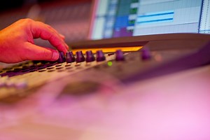 How to Build Your Own Home Studio: A Complete Guide with a Low Budget