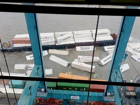 Barge ACCIDENT: MAERSK containers crash into the river.