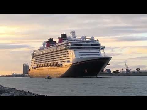 Top 10 Boating CRASHES! Maritime DISASTERS caught on film!