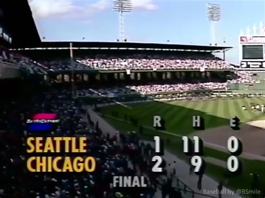 Today In 1990: The Chicago #WhiteSox defeat the Seattle #Mariners in the last game ever played at Comiskey Park! #MLB #Baseball #Ballpark #History | Baseball by BSmile