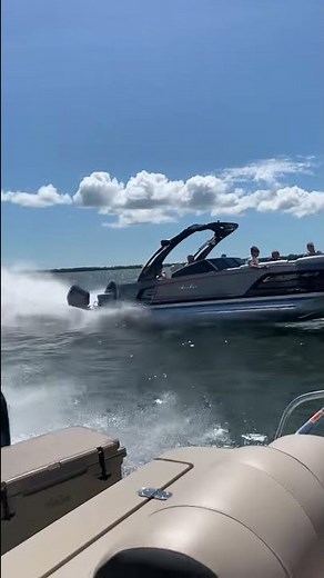 Twin 450 Avalon pontoon 75MPH
