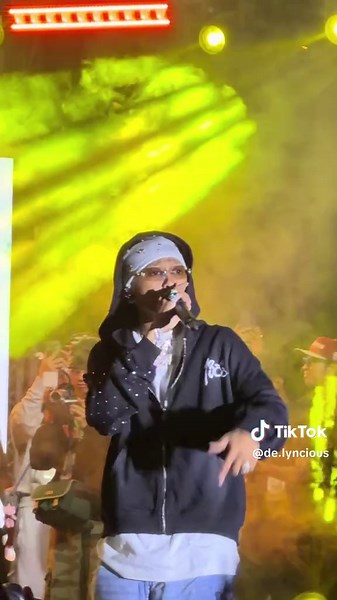 Flow G Surprise Guest Appearance at the Concert