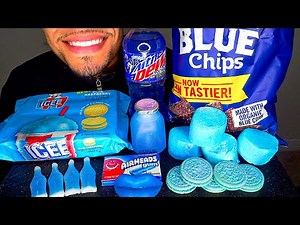 BLUE FOODS EATING SHOW BLUE OREOS CANDY CHIPS ASMR MUKBANG JERRY SOUNDS