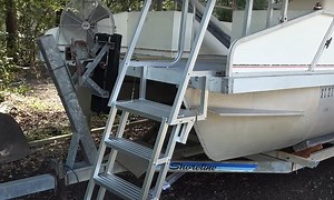 7 Best Pontoon Boat Ladders (Folding, Telescoping, Permanent,...)