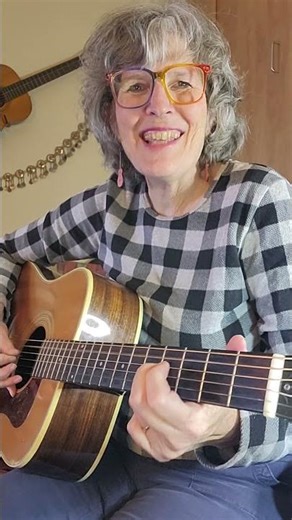 How to play a simple blues shuffle #easyguitar #bluesguitar #hounddog