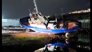 Patrol boat capsized during launch after repairs in Petropavlovsk-Kamchatsky, Russia. A few people fell into the water, but no injuries were reported. | The Maritime Telegraph