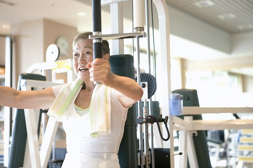 7 Best Gym Machine Workouts For Seniors - SilverSneakers