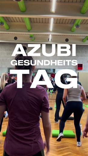 Bei unseren Azubis drehte sich bei dem Azubi-Gesundheitstag alles um Bewegung, Ernährung und Wohlbefinden im Berufsalltag. In spannenden Workshops wurde gelernt, gestretcht und viel gelacht. 🥗🤸‍♀️ In der Mittagspause wartete ein gesundes und leckeres Essen auf alle Teilnehmenden. Das war nicht nur gut für den Körper, sondern auch eine super Gelegenheit, um sich auszutauschen, neue Kontakte zu knüpfen und gemeinsam neue Ideen zu sammeln. 🤝 Ein Tag voller Wissen, Action und guter Laune! 💚 #sta