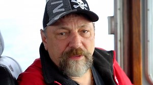 Deadliest Catch: S19's Emotional Funeral-At-Sea Was Very Hard For Johnathan Hillstrand - Looper