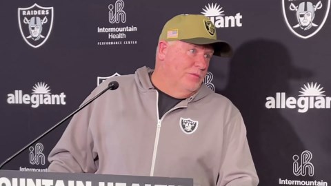 Las Vegas Raiders OC Chip Kelly Highlights Ian Thomas’ Growth and the Emerging Depth of the Tight End Group