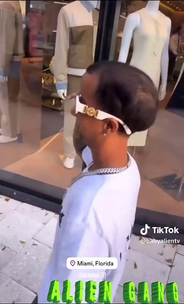 Baby alien 👾👽 (@babyalientv)’s videos with original sound - Baby alien 👾👽