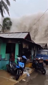 🌊 The Deadliest Tsunami in Recorded History On December 26, 2004, the world witnessed the most deadly tsunami ever documented. A massive 9.1–9.3 magnitude undersea earthquake struck off the coast of Sumatra, Indonesia. It was so powerful it shifted the Earth’s axis and created a series of tsunami waves that spread across the Indian Ocean at the speed of a jet plane. Within hours, coastlines in 14 countries were hit — including Indonesia, Sri Lanka, India, Thailand, and the Maldives. The Impact 