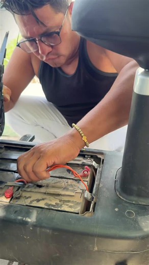 las apariencias engañan y este niño sabe de mucha electrónica | electronica