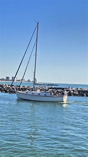 Sailboat Cruising in the Venice Florida Inlet | Florida Boat Adventures
