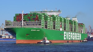 Life Inside the World’s Largest Container Ships: A Unique Experience