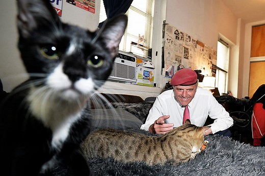 Curtis Sliwa shows apartment he shares with wife and 15 cats