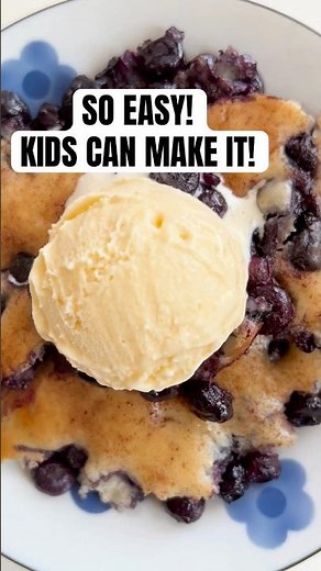 Blueberry Cobbler (Easy Recipe!) | 1,923 Five-Star Ratings #comfortfood #blueberrycobbler