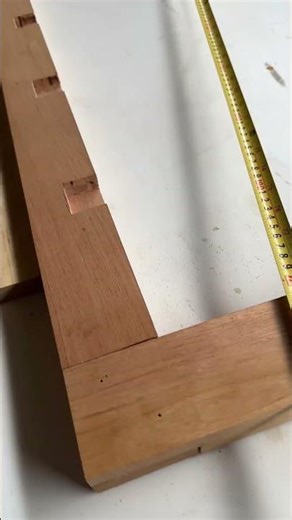 The trick of measuring diagonally that carpenters use to square perfectly #carpentry