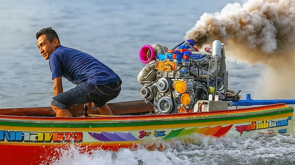 Watch This DIY Speed Boat From Thailand Reach Unstoppable Speeds on the River
