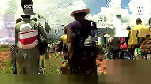 Meet Zimbabwe black farmers growing chillies peppers in Nyanga for export. The crop is also sold internationally, reaching distant markets as far as the USA. A 0.2 hector generates a $1000 monthly income stream. The bank teller in the local town, is kept busy banking farmers’ receipts. | Zimbabwe Today