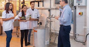 Construye tu futuro con las ingenierías en producción industrial y electrónica de UTH