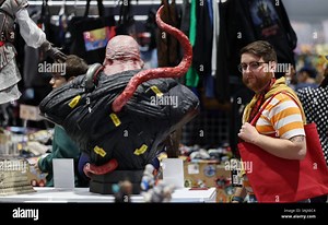 Chicago, Illinois, USA. 11th Apr, 2025. The Chicago Comic and Entertainment Expo (C2E2), the largest jam-packed pop culture convention in the Midwest, host up to 100,000 visitors, kicks off the three day event full of panels, costumed visitors, cosplay, video games, anime characters, with featured celebrity guest including autographs and photo opportunities. (Credit Image: © Pat A. Robinson/ZUMA Press Wire) EDITORIAL USAGE ONLY! Not for Commercial USAGE! Stock Photo - Alamy