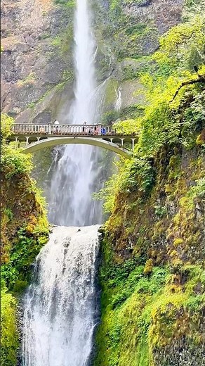 Discovering Multnomah Falls: Oregon’s Iconic Two-Tiered Cascade | Columbia River Gorge