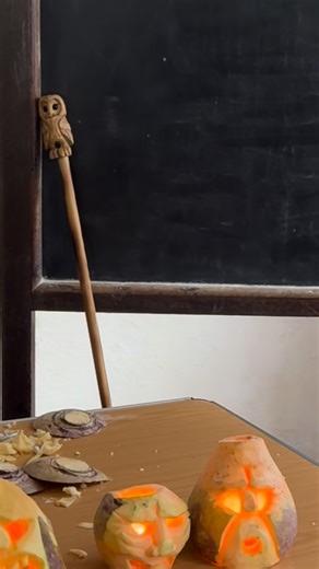 🎃 It’s Halloween! The ancient Celtic festival of Samhain marked the turning of the seasons in Ireland, with celebrations taking place the night before on Samhain Eve. This ancient custom, later followed by traditions of All Hallows’ Eve, inspired many of the customs we now associate with Halloween. Discover the origins, traditions and lore of the spookiest time of year today, Friday 31st October, at the Ulster Folk Museum. Book tickets here → https://bit.ly/3JTYSNT Visit Belfast Discover Northe