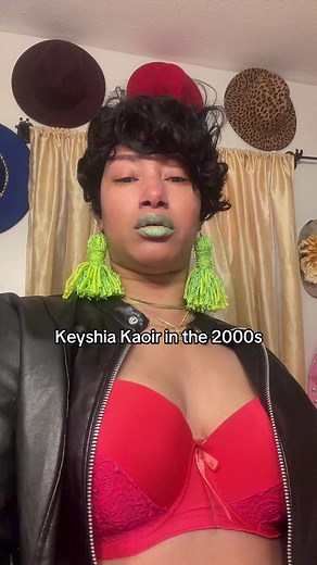 Keyshia Kaoir 2000s Lookbook: Colorful Lips & Bold Hair