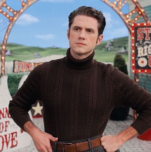 Watch out for bad boy Danny Bailey, played by Aaron Tveit. Yee Honk. See him in the Schmigadoon! finale on Friday, only on Apple TV apple.co/Schmigadoon_ | Apple TV