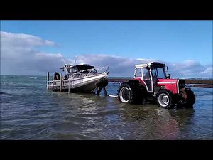 Profile Boats 940HW Beach Launching