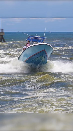 @boynton_boats | Contender Navigating a Rough Boynton Inlet! How Did Captain Do | Boynton Inlet ➡️ Follow Boynton Boats for more original boat action... | Instagram
