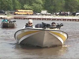 Bullet Bass Boat w/Short Shaft Drag Motor