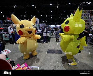 Chicago, Illinois, USA. 11th Apr, 2025. The Chicago Comic and Entertainment Expo (C2E2), the largest jam-packed pop culture convention in the Midwest, host up to 100,000 visitors, kicks off the three day event full of panels, costumed visitors, cosplay, video games, anime characters, with featured celebrity guest including autographs and photo opportunities. (Credit Image: © Pat A. Robinson/ZUMA Press Wire) EDITORIAL USAGE ONLY! Not for Commercial USAGE! Stock Photo - Alamy