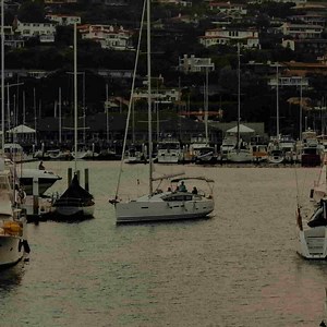 How To Clean A Boat Hull In The Water (Eco Friendly)