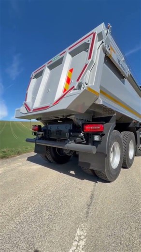 Ultimate Dump Truck Tailgate Setup | Smooth Hydraulics