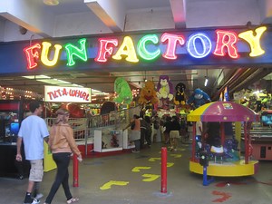 L.A.'s Weirdest Seaside Game Arcade Is Closing - LAmag