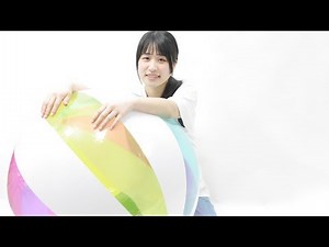 Japanese idol inflates a beach ball for 40 minutes