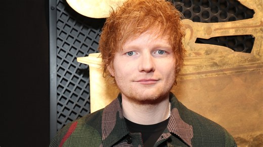 Ed Sheeran - Azizam (Pink Heart Video)