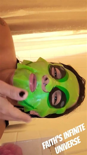 Amazing Dollar Store Alien Face Mask #mask #alien #aliens #facemask #selfcare #bath #me #space #yay